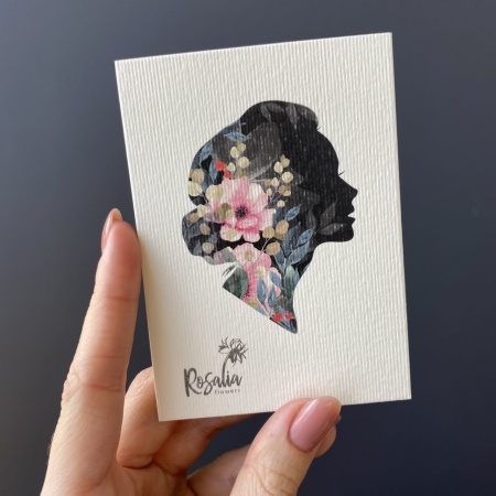 Открытка Девушка с доставкой в Обнинске и Малоярославце – Rosalia Flowers