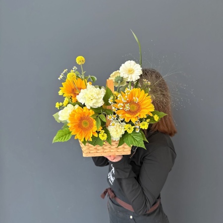 Композиция №214 с доставкой в Обнинске и Малоярославце – Rosalia Flowers