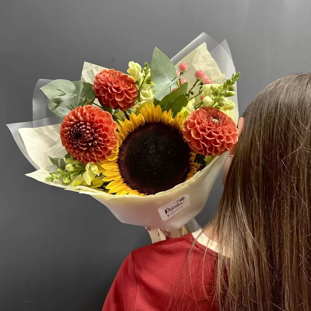 Цветы и гороскоп: как подобрать букет по знаку зодиака