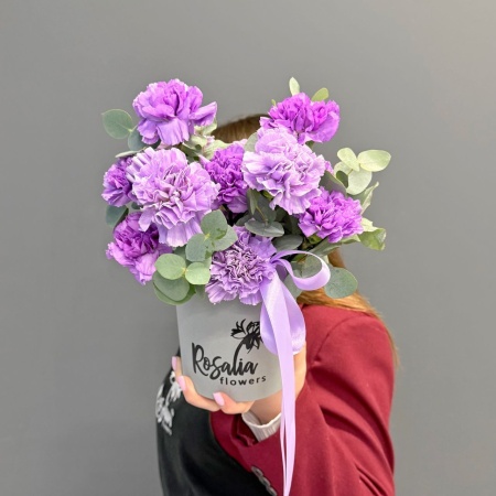 Шляпная коробка №131 с доставкой в Обнинске и Малоярославце – Rosalia Flowers