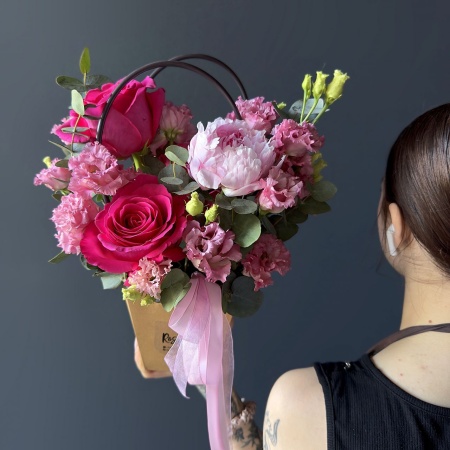 Композиция №130 с доставкой в Обнинске и Малоярославце – Rosalia Flowers