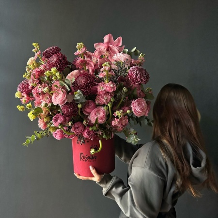 Шляпная коробка №109 с доставкой в Обнинске и Малоярославце – Rosalia Flowers