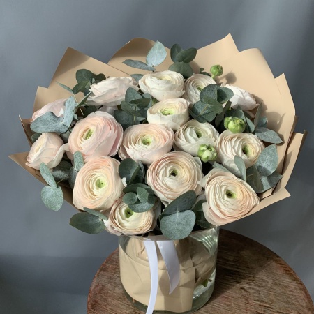 Букет ранункулюсов 15шт с доставкой в Обнинске и Малоярославце – Rosalia Flowers