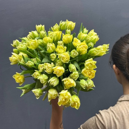 Тюльпан пионовидный с доставкой в Обнинске и Малоярославце – Rosalia Flowers