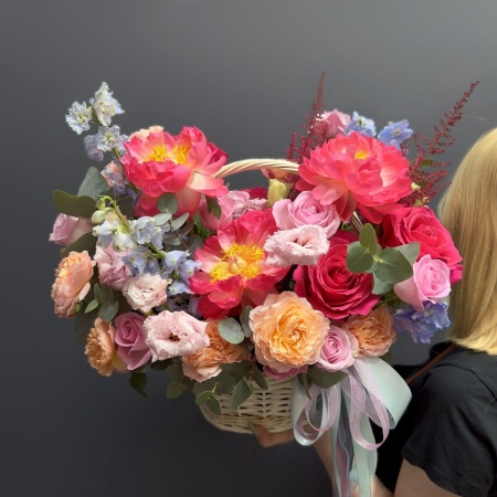 Корзина цветов №52 с доставкой в Обнинске и Малоярославце – Rosalia Flowers