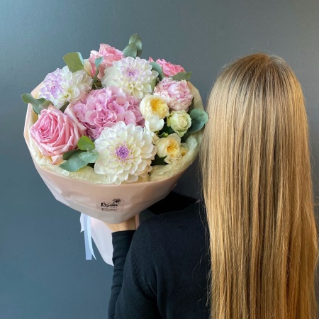 Букет №196 с доставкой в Обнинске и Малоярославце – Rosalia Flowers