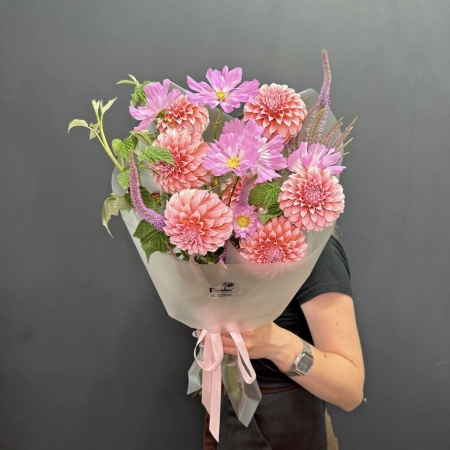 Букет №588 с доставкой в Обнинске и Малоярославце – Rosalia Flowers