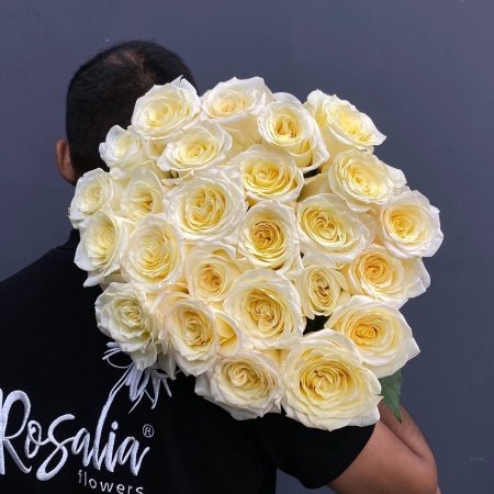 Роза Candlelight 60 см с доставкой в Обнинске и Малоярославце – Rosalia Flowers