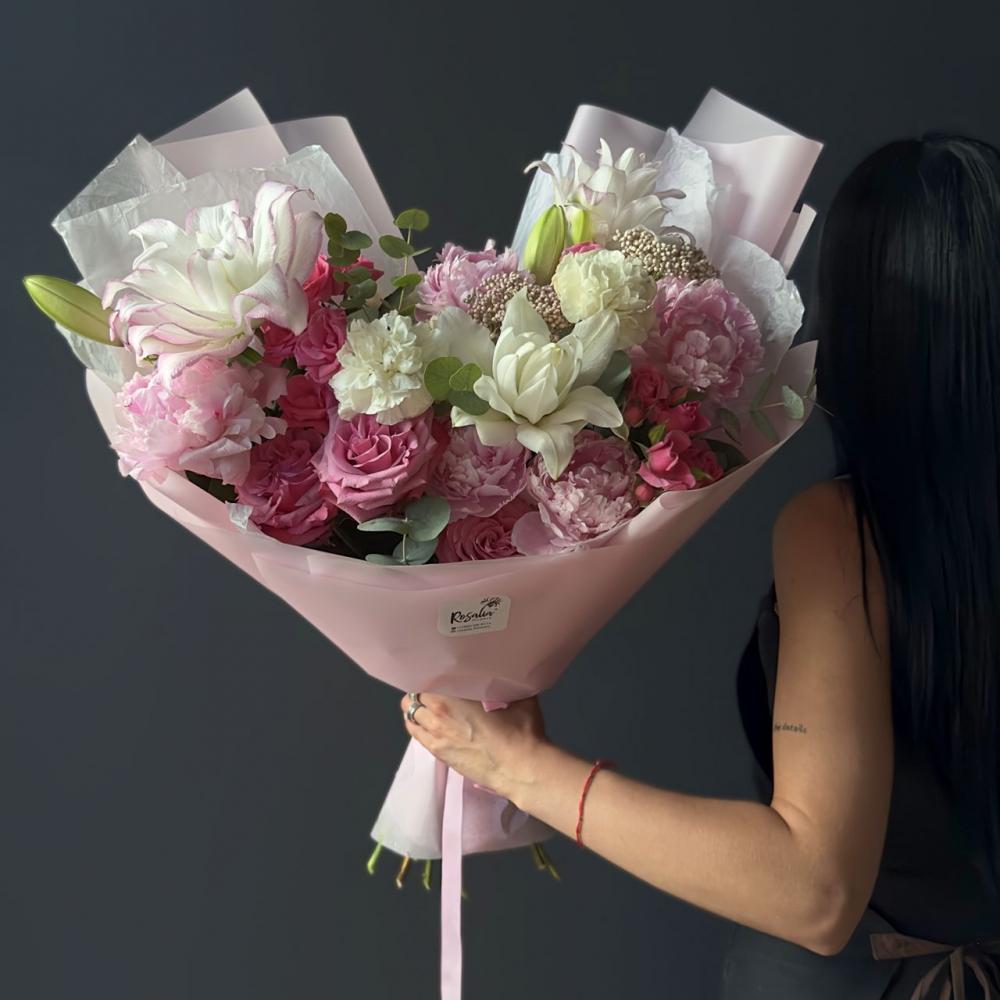 Роскошные букеты для особых случаев: как выбрать изысканный подарок