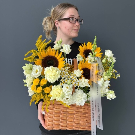 Корзина цветов №181 с доставкой в Обнинске и Малоярославце – Rosalia Flowers