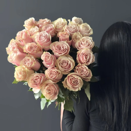 Роза Pink Mondial 70см с доставкой в Обнинске и Малоярославце – Rosalia Flowers