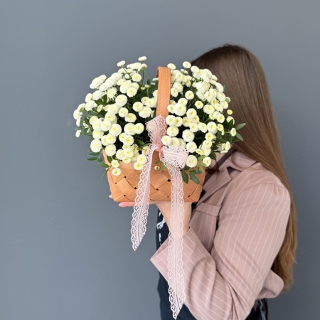 Корзина цветов №205 с доставкой в Обнинске и Малоярославце – Rosalia Flowers