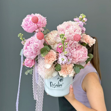 Композиция №210 с доставкой в Обнинске и Малоярославце – Rosalia Flowers