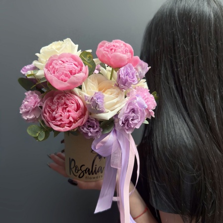 Шляпная коробка №98 с доставкой в Обнинске и Малоярославце – Rosalia Flowers