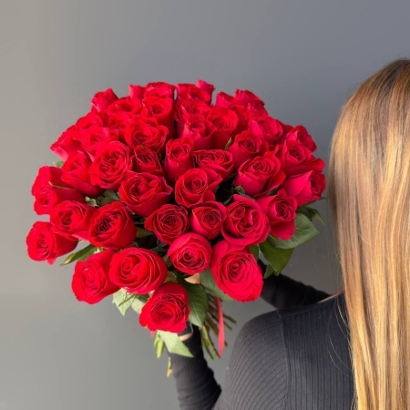 Роза Red Kenya 50см с доставкой в Обнинске и Малоярославце – Rosalia Flowers