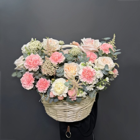 Корзина цветов №185 с доставкой в Обнинске и Малоярославце – Rosalia Flowers