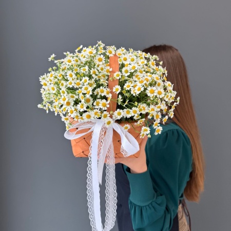 Корзина цветов №203 с доставкой в Обнинске и Малоярославце – Rosalia Flowers