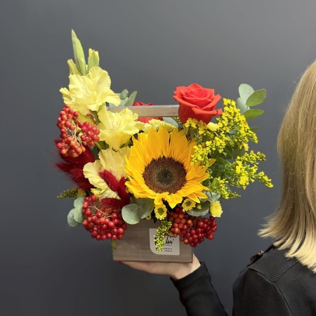 Композиция №143 с доставкой в Обнинске и Малоярославце – Rosalia Flowers