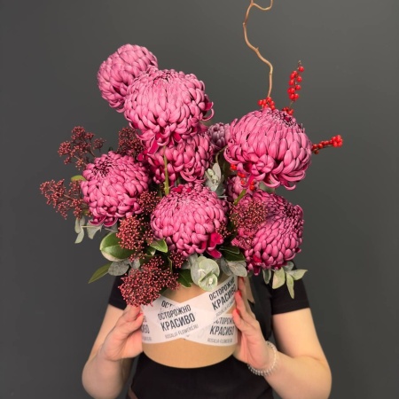 Шляпная коробка №126 с доставкой в Обнинске и Малоярославце – Rosalia Flowers