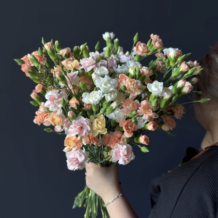 Кустовая гвоздика с доставкой в Обнинске и Малоярославце – Rosalia Flowers