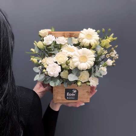 Композиция №105 с доставкой в Обнинске и Малоярославце – Rosalia Flowers