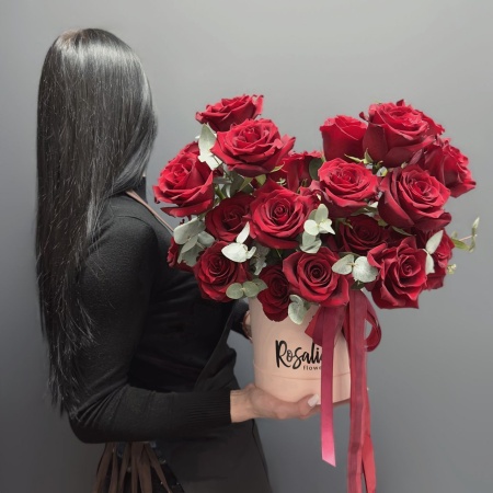 Шляпная коробка №87 с доставкой в Обнинске и Малоярославце – Rosalia Flowers