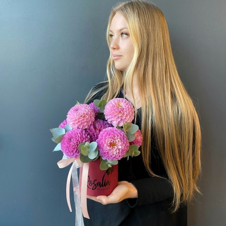 Шляпная коробка №79 с доставкой в Обнинске и Малоярославце – Rosalia Flowers