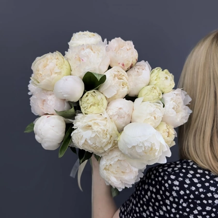 Пион сортовой белый с доставкой в Обнинске и Малоярославце – Rosalia Flowers