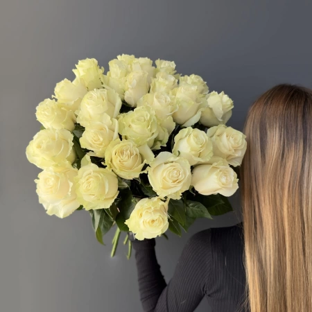 Роза Mondial 50см с доставкой в Обнинске и Малоярославце – Rosalia Flowers